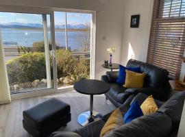 Ards House Self catering apartment with sea views, hotel cerca de Dunstaffnage Castle, Oban