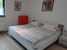 Apartma Kuhar, hotel cerca de Liznjekova House, Kranjska Gora