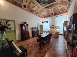 Palazzo Fassitelli, Cama e café (B&B) em Cossignano