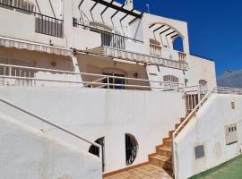 MOJACAR PLAYA ADOSADO con piscina, hotel din La Marina de la Torre