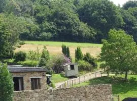 Pet Friendly - 2 Guests - Shepherds Hut
