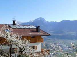 Der Luemerhof, hotel v destinaci Marlengo