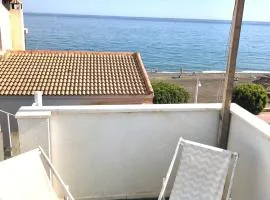 Ático en la playa con terraza privada