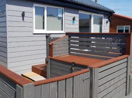 luxury 2-Bed modern chalet in Bridlington, hotel en Bridlington