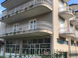 Rent Rooms Kapri, apartamentų viešbutis mieste Pogradecis