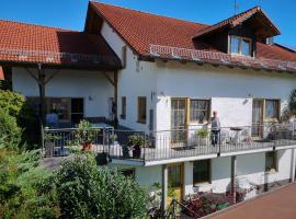 Haus Veronika, hotel amb aparcament a Wegscheid