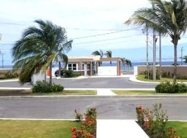 Hamilton @ Oceanpointe a serene 2bed 2 bath Villa, hotel v destinaci Lucea