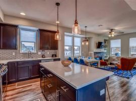 NEW Tri-Level Home with Ocean View and 3 En-Suite Bedrooms!, hotel di Depoe Bay