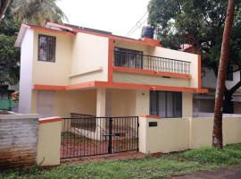 Toms Villa along National highway Thrissur at Nadathara, holiday home in Trichūr