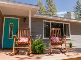 Tranquil Mountain Retreat, vacation home in Woodland Park