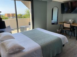 Logis Hôtel du Large, хотел в Плугонвелен