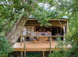 Sasi Africa Luxury Tented Bush Lodge, glamping site in Bergville