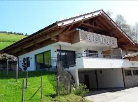 Chalet Steinbock mit üppigem Genusskorb für Zwei