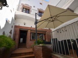 LUXURY HOUSE 8 PERSONS FRONT THE BEACH BLANES COSTA BRAVA, hotel de lux din Blanes