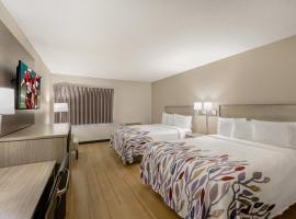 Red Roof Inn & Suites Newport - Middletown, RI, hotel poblíž Newport State (Rhode Island) - NPT, 