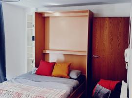 Cosy Entire Studio FLAT Manchester City center, budget hotel in Manchester