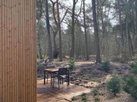 New Cosy Tiny House in the forest, overnachting in Beekbergen