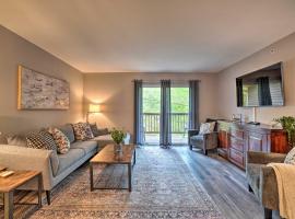 Modern Condo w/ Deck ~ 7 Mi To Branson Landing!, hotell sihtkohas Branson