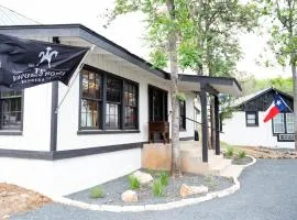 THE VAQUERO MOTEL