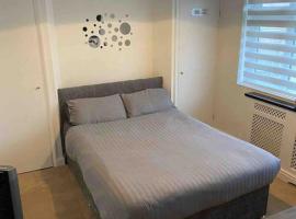 One bed cozy flat: Dartford, Darent Valley Hospital yakınında bir otel