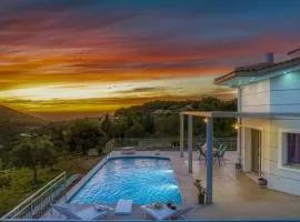 Villa Guesto with Private Pool