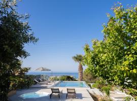 Queen's Gem Luxury Villa - Heated Jacuzzi & Pool, hotel perto de Lixnostatis Folk Museum, Hersonissos