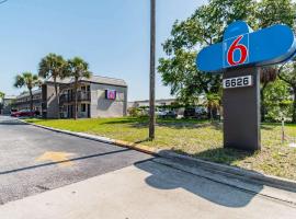 Motel 6 Tampa Near Fairgrounds - Casino, Hotel in Tampa