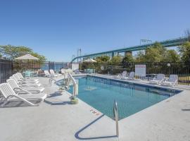 Club Wyndham Newport Overlook, hotel com piscina em Jamestown
