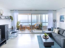 Blue Dream: Panoramic view on heights over the sea, hotel in La Matanza de Acentejo