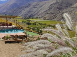 Cabañas "Terrazas de Orión" con Vista Panorámica en Pisco Elqui, holiday home in Pisco Elqui