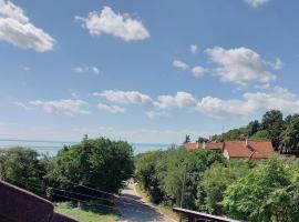 MALIBU APARTMENT BALATON NORTH, porodični hotel u gradu Balatonalmadi