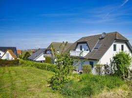 Ferienwohnung mit Terrasse in ruhiger Lage - Haus Südperd FeWo Strandwinde, hotel with parking in Thiessow