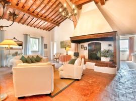 Appartamenti Villa La Fonte, Ferienwohnung mit Hotelservice in San Gimignano