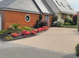 Chambre d'hôtes proche de Brest et Landerneau, хотел близо до Brest-Iroise Golf Course, Dirinon