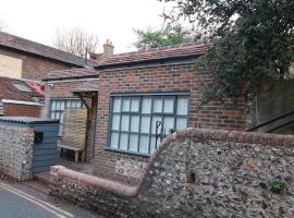 Alfriston Lodge By Air Premier, hotel con estacionamiento en Alfriston