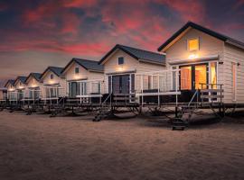 Strandbungalows Vrouwenpolder, hotell i Vrouwenpolder