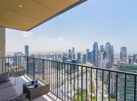 Premium 2BR Apartment with Breathtaking Views, appartamento a Dubai
