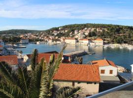 Apartments Mara, hotel in Jelsa