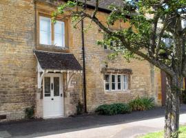 Ruskin House: Moreton in Marsh şehrinde bir kulübe