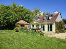 Little Fisher Farm - Farm-View Retreat, hotel with parking in Chichester