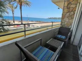 Fully equipped beachfront studio in the heart of the city center bd Leclerc