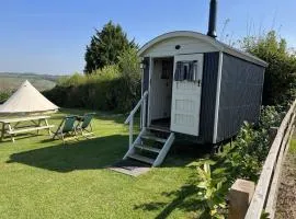 Home Farm Shepherds Hut with Firepit and Wood Burning Stove