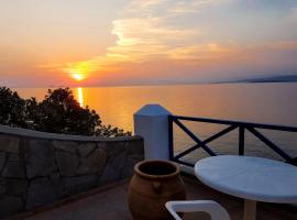 Egina Villa Panoramic Unlimited Sunset-Sea view, hotel in Souvala