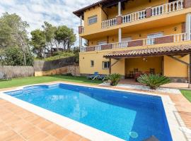 Casa Xixella a 15 min de Sitges, hotel con piscina en Olivella
