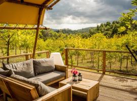 Lodge Holidays - Pian di Boccio, khu glamping ở Bevagna