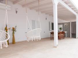 Villa Marisa Holiday Home, hotel with parking in Punta Prosciutto