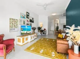 The Flirty Flamingo - Two bedroom seaside Condo