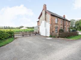 2 Siluria Cottage, hotel i New Radnor