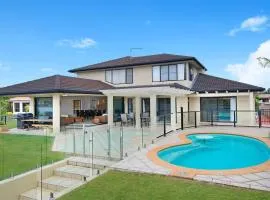 Nirvana Waters - Waterfront with Pool