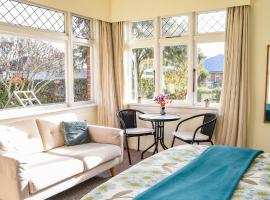 Sunny Mornington 2 Bedroom Guest Suite, hotelli kohteessa Dunedin